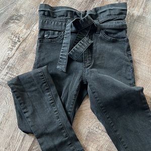 Kancan skinny jeans with ruffled top